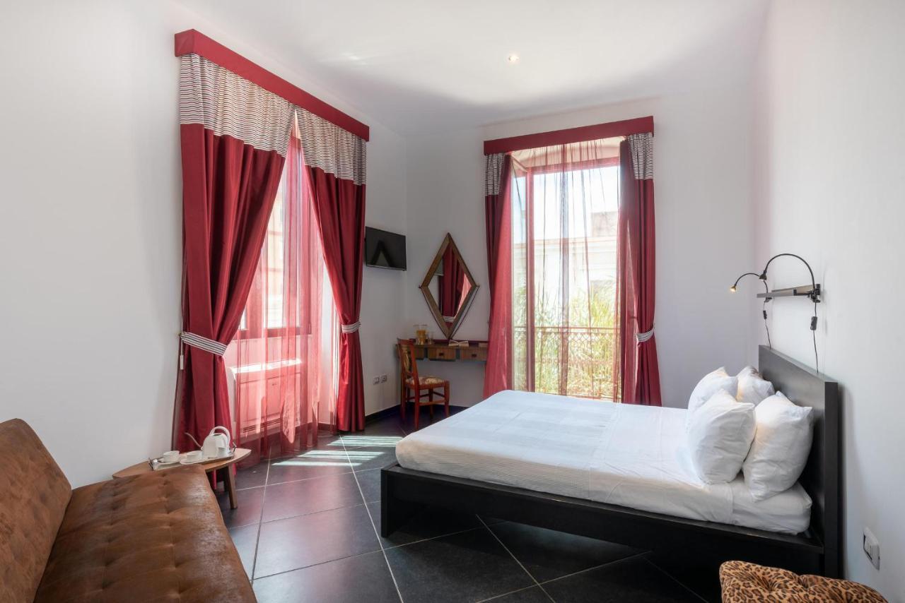 Maria Vittoria Charming Rooms And Apartments Brindisi Exterior foto