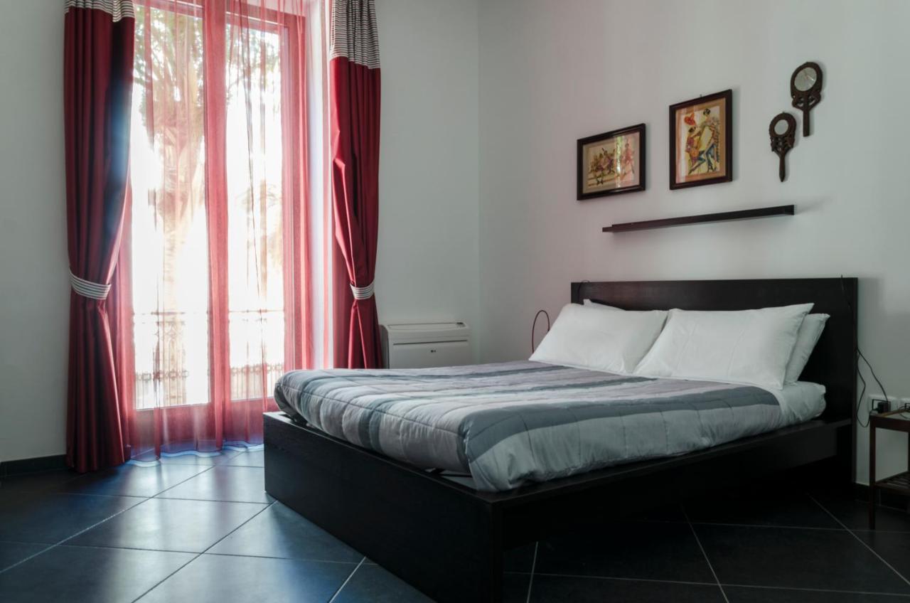 Maria Vittoria Charming Rooms And Apartments Brindisi Exterior foto