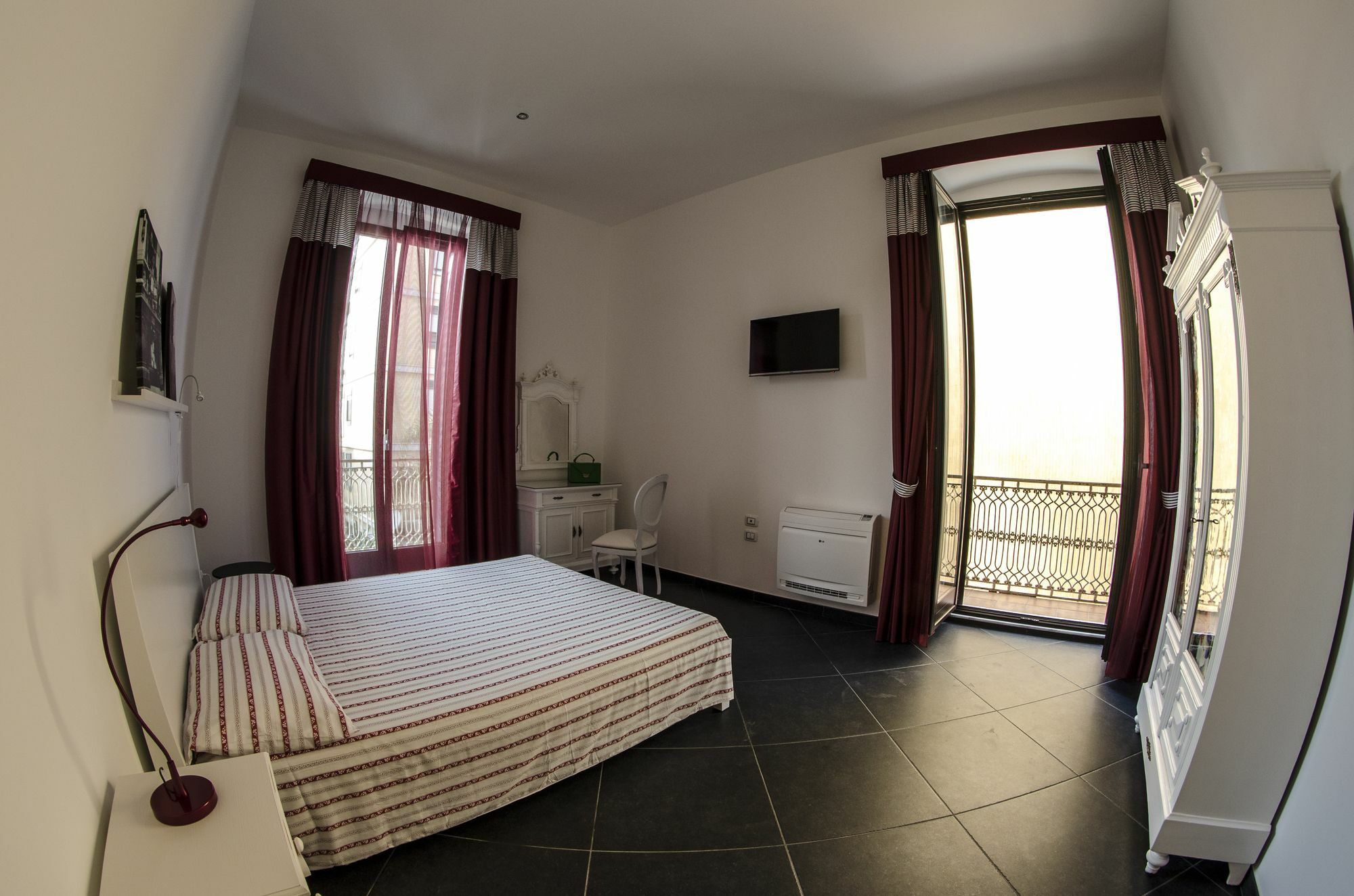 Maria Vittoria Charming Rooms And Apartments Brindisi Exterior foto